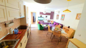 CENTRU UNIRII LUXURY VIP apartament 2 camere 70 mp Et 3 Parcare subterana privata incalzita iarna si climatizata vara doar cu rezervare in limita locurilor disponibile ! PROPRIETATE IN REGIM HOTELIEP 